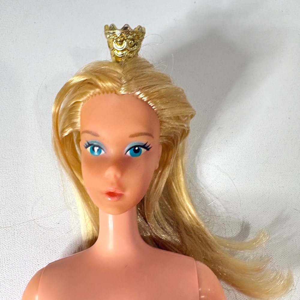 Vintage 1976 Ballerina Barbie Doll Mattel Superstar Face Gold Crown Taiwan